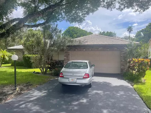 10895 Cypress Run Cir, Coral Springs, FL 33071