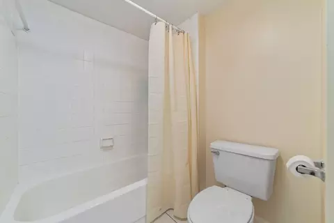 Bath - 5793 SE Windsong Ln, Stuart, FL 34997 photo 3 of 3