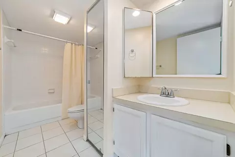 Bath - 5793 SE Windsong Ln, Stuart, FL 34997 photo 2 of 3