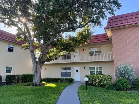 94 Spring Lake Dr, Vero Beach, FL 32962