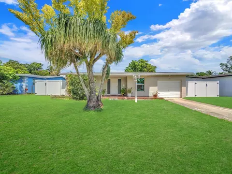 6851 SW 7th Pl, North Lauderdale, FL 33068