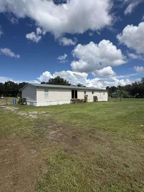 6205 Fullenkamp Dr, Plant City, FL 33565