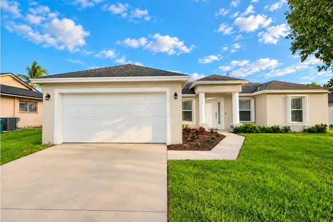 326 SE Starfish Ave, Port Saint Lucie, FL 34983