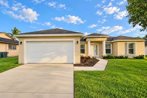 326 SE Starfish Ave, Port Saint Lucie, FL 34983