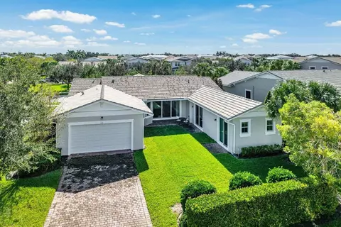 Exterior - 1131 N Prescott Dr, Jupiter, FL 33458 photo 6 of 21