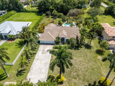 14463 SW 16th Ct, Davie, FL 33325