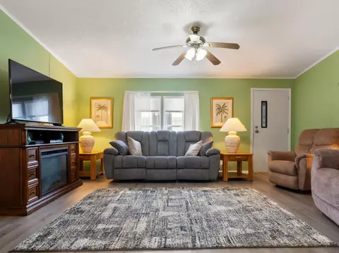 1122 Trout St, Okeechobee, FL 34974 photo 2