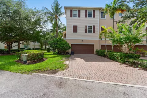 Exterior - 297 E Bay Cedar Cir, Jupiter, FL 33458 photo 13 of 28