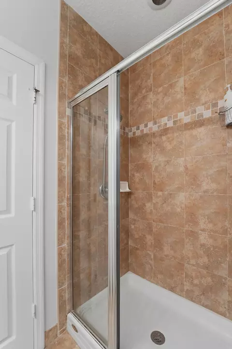 Bath - 297 E Bay Cedar Cir, Jupiter, FL 33458 photo 3 of 7