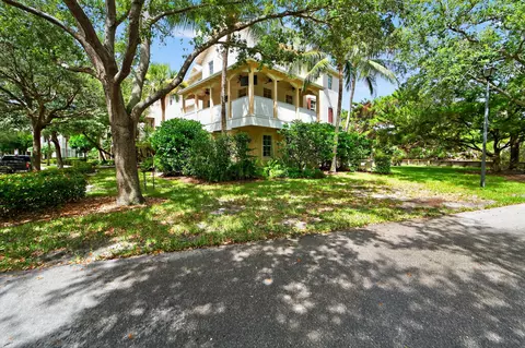 Exterior - 297 E Bay Cedar Cir, Jupiter, FL 33458 photo 10 of 28