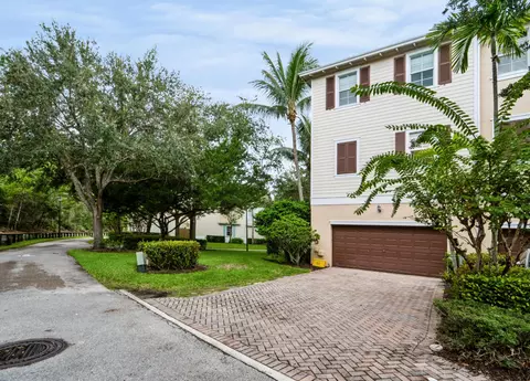 Exterior - 297 E Bay Cedar Cir, Jupiter, FL 33458 photo 16 of 28