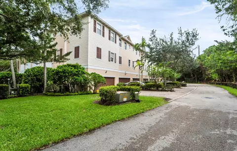 Exterior - 297 E Bay Cedar Cir, Jupiter, FL 33458 photo 15 of 28