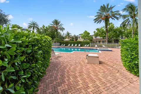 Exterior - 297 E Bay Cedar Cir, Jupiter, FL 33458 photo 25 of 28