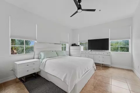 Bedroom - 297 E Bay Cedar Cir, Jupiter, FL 33458 photo 4 of 4