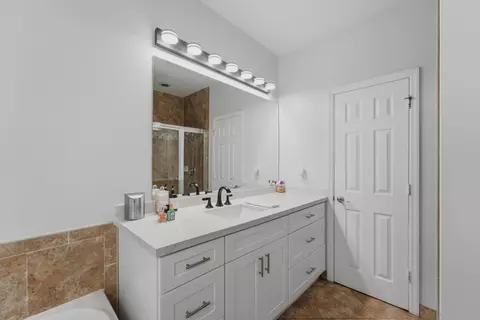 Bath - 297 E Bay Cedar Cir, Jupiter, FL 33458 photo 6 of 7