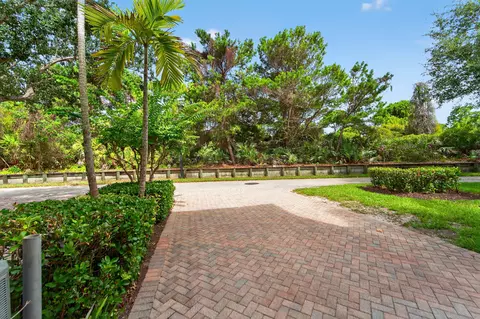 Exterior - 297 E Bay Cedar Cir, Jupiter, FL 33458 photo 7 of 28