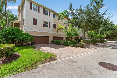 Exterior - 297 E Bay Cedar Cir, Jupiter, FL 33458 photo 12 of 28