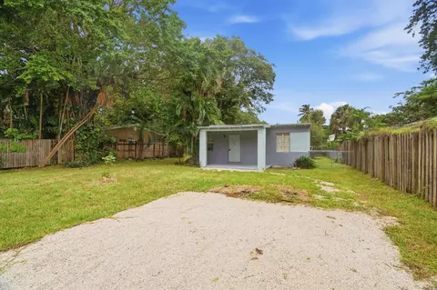 1725 SW 14th Ct, Fort Lauderdale, FL 33312