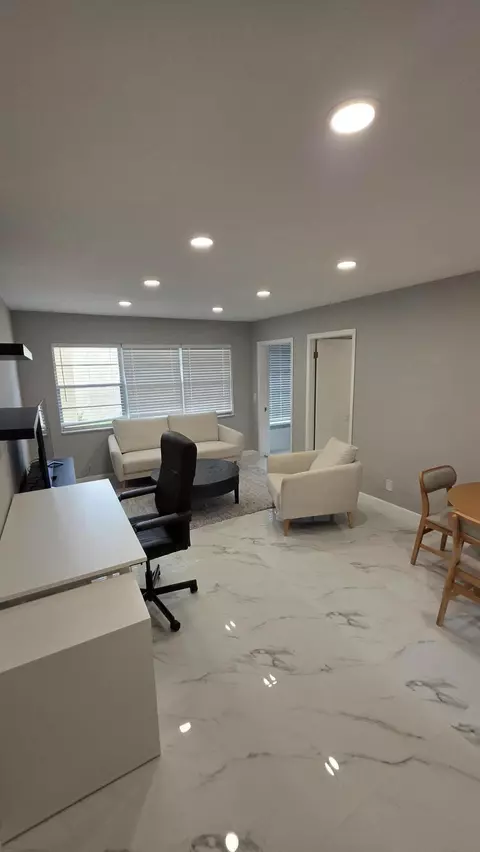 319 Lake Frances Dr, West Palm Beach, FL 33411
