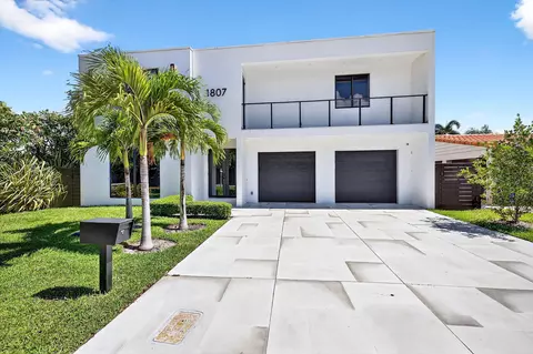1807 NE 18th St, Fort Lauderdale, FL 33305