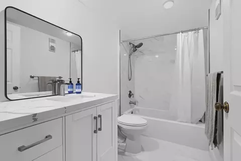 3826 Whitehall Dr #302, West Palm Beach, FL 33401