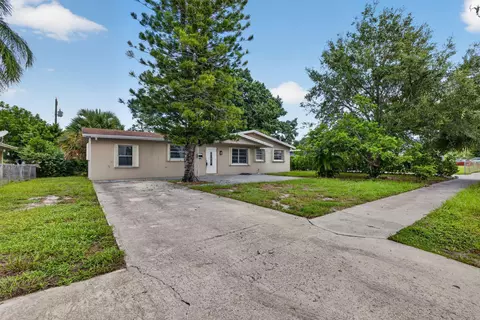 Other - 913 SE 10th St, Stuart, FL 34994 photo 2 of 6