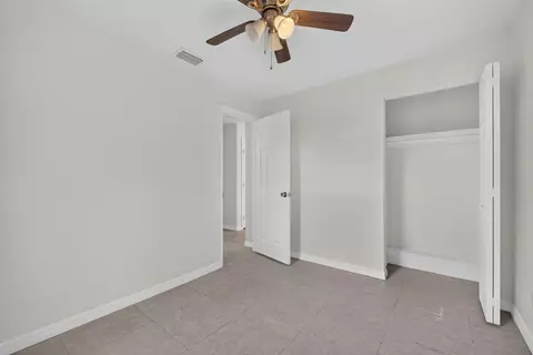 Bedroom - 913 SE 10th St, Stuart, FL 34994 photo 2 of 4