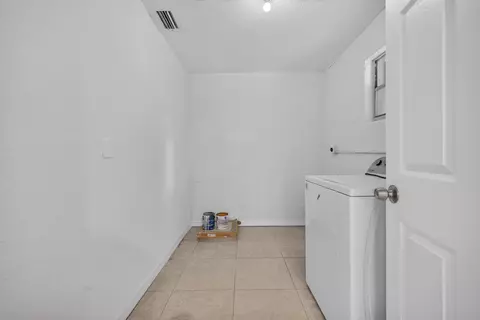 Other - 913 SE 10th St, Stuart, FL 34994 photo 3 of 6