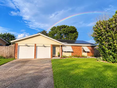 453 SE Asbury Ln, Port Saint Lucie, FL 34983