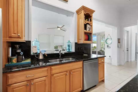 Kitchen - 5637 SE Major Way, Stuart, FL 34997 photo 5 of 6
