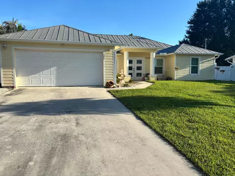 527 NW Avon Ave, Port Saint Lucie, FL 34983