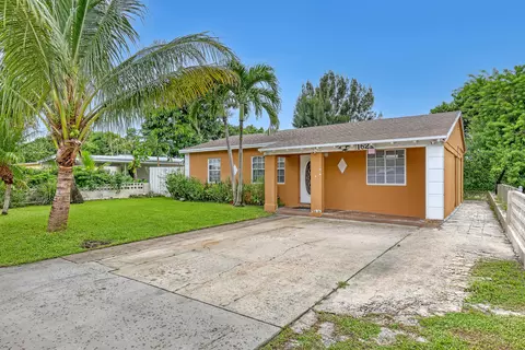 1627 4th Ct NE, Boynton Beach, FL 33435