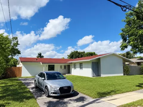 19762 Bel Aire Dr, Cutler Bay, FL 33157