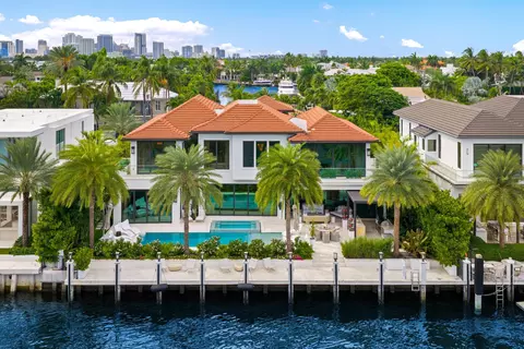 70 Isla Bahia Dr, Fort Lauderdale, FL 33316