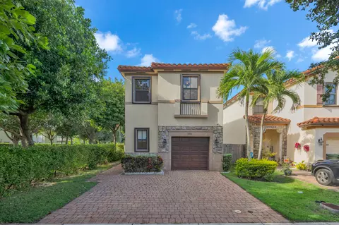 3701 NE 2nd St, Homestead, FL 33033