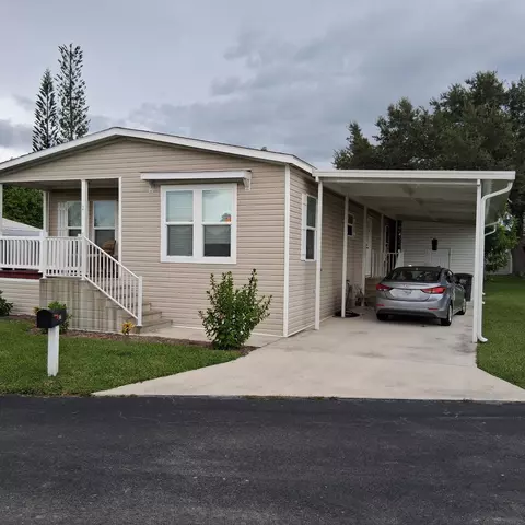 56 Manor Dr, Fort Pierce, FL 34982