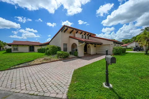 8129 Pine Cir #33, Tamarac, FL 33321