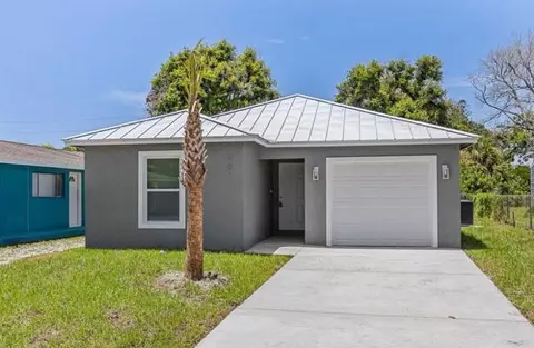 909 N 20th St, Fort Pierce, FL 34950
