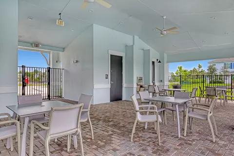 View/Area - 137 SE Birch Ter, Stuart, FL 34997 photo 6 of 16