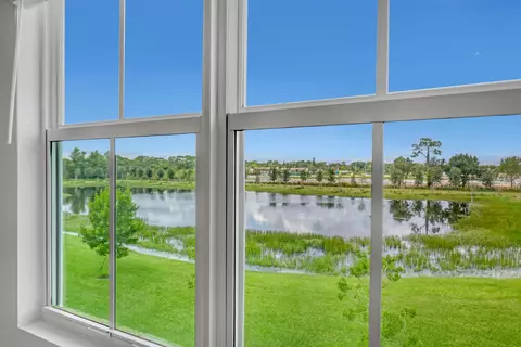 View/Area - 137 SE Birch Ter, Stuart, FL 34997 photo 2 of 16