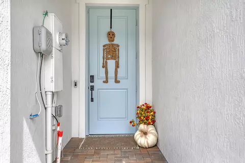 Entry Way - 137 SE Birch Ter, Stuart, FL 34997 photo 1 of 6