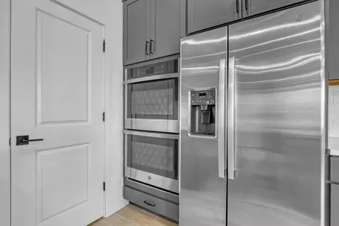 Kitchen - 137 SE Birch Ter, Stuart, FL 34997 photo 3 of 5