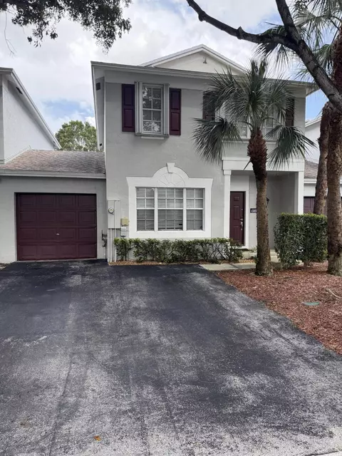 9541 Bradshaw Ln, Tamarac, FL 33321