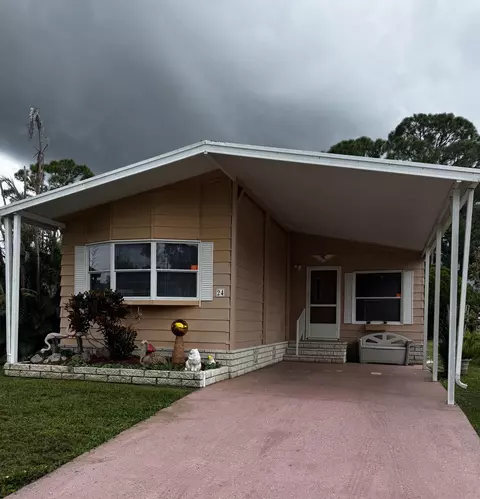 24 Flores Del Norte, Fort Pierce, FL 34951