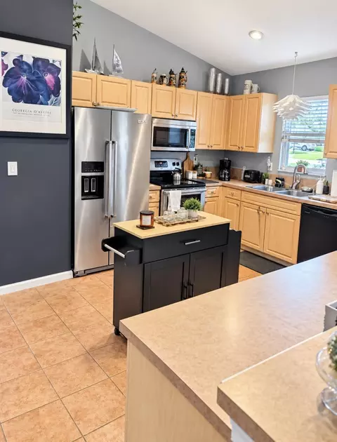 2745 SW Montego Ter #NONE, Stuart, FL 34997 photo 3