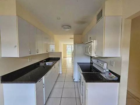 3099 NW 48th Ave #155, Lauderdale Lakes, FL 33313