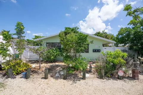 805 NE 40th St #1-3, Oakland Park, FL 33334