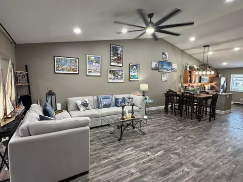 Living - Undisclosed, Jupiter, FL 33458 photo 3 of 8