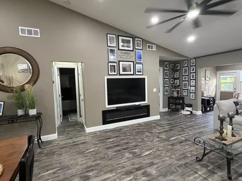 Entry Way - Undisclosed, Jupiter, FL 33458 photo 2 of 3