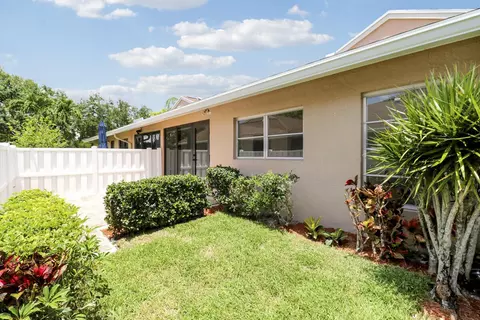 Exterior - 8157 Springtree Rd, Boca Raton, FL 33496 photo 3 of 4